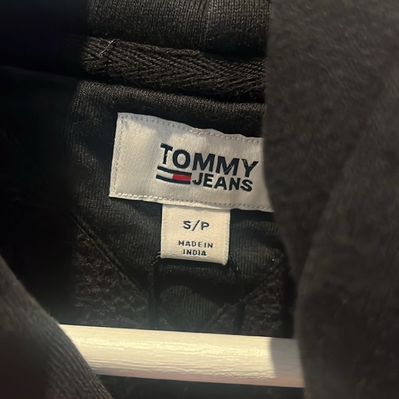 Tommy Hilfiger ladies sweatshirt size small - Picture 3 of 3